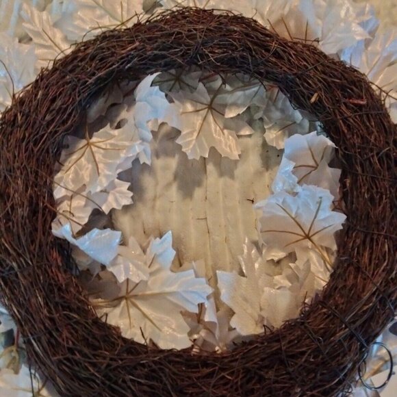 16" Artificial White And Silver Silk Leaf Door Indoor/Outdoor - Picture 3 of 6